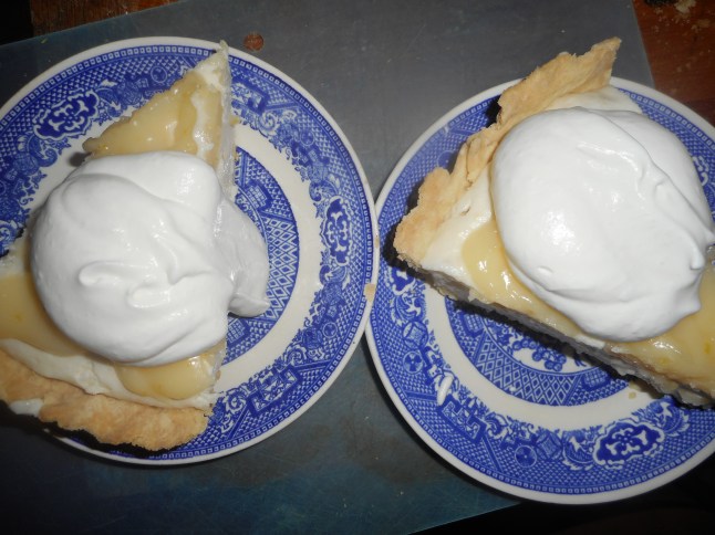 lemon velvet pie 013