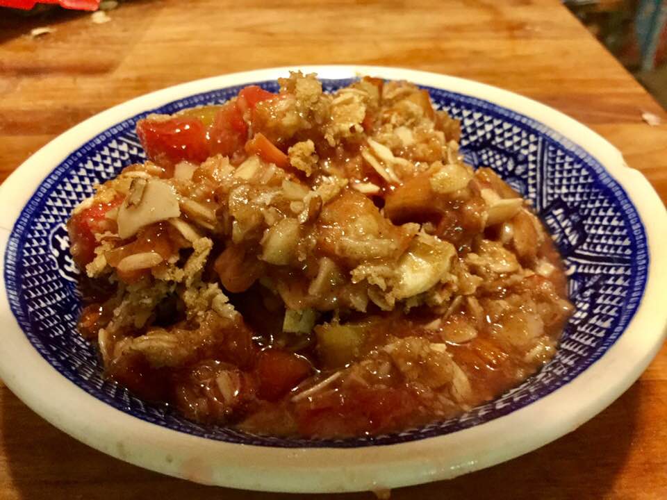 rhubarb crisp in dish