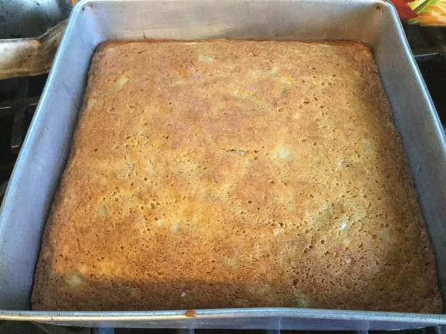 banana cake in pan