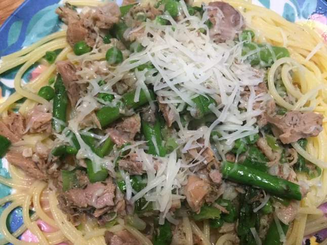 seafood spagetti on plate